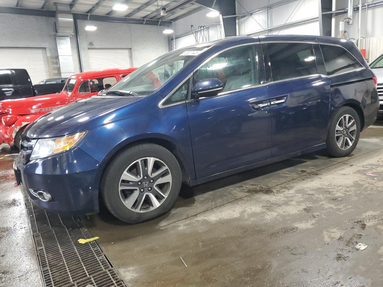 2014 Honda Odyssey Touring للبيع في Ham Lake، MN - Front End