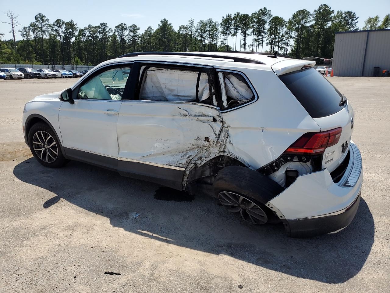 VOLKSWAGEN TIGUAN 2020 VIN 3VV3B7AX3LM101922 photo 2