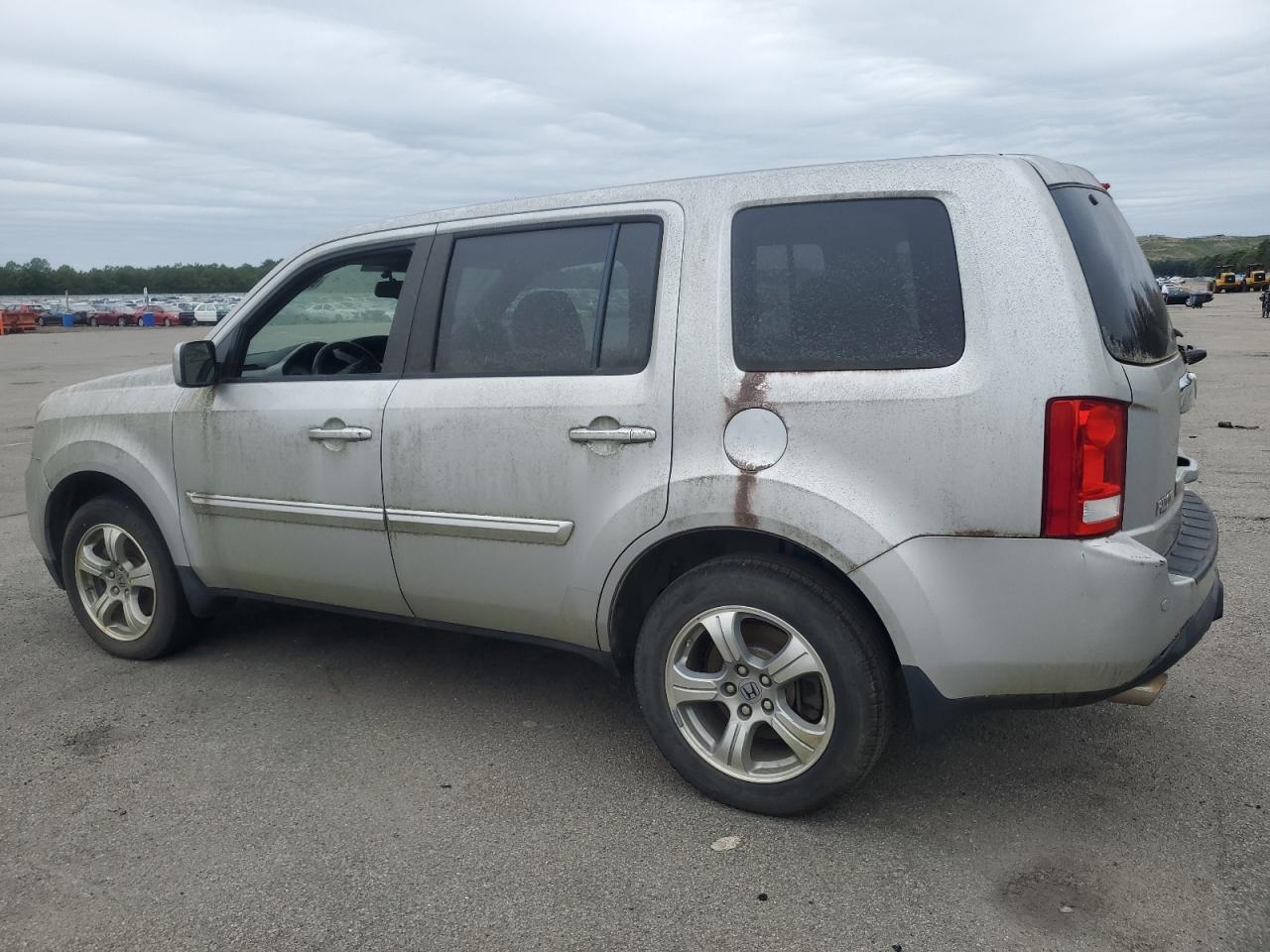 HONDA PILOT 2015 VIN 5FNYF3H57FB028018 фото 2