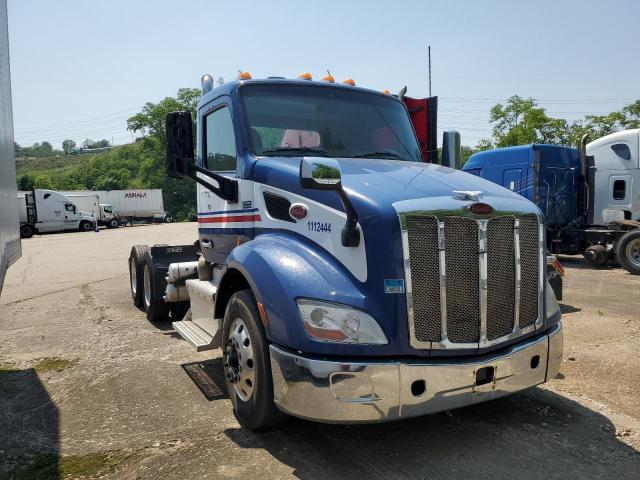 2017 Peterbilt 579 Semi Truck