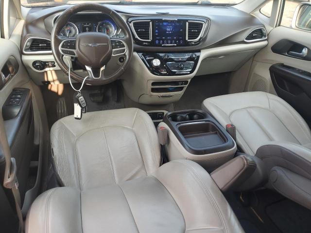Minivans CHRYSLER PACIFICA 2017 Silver