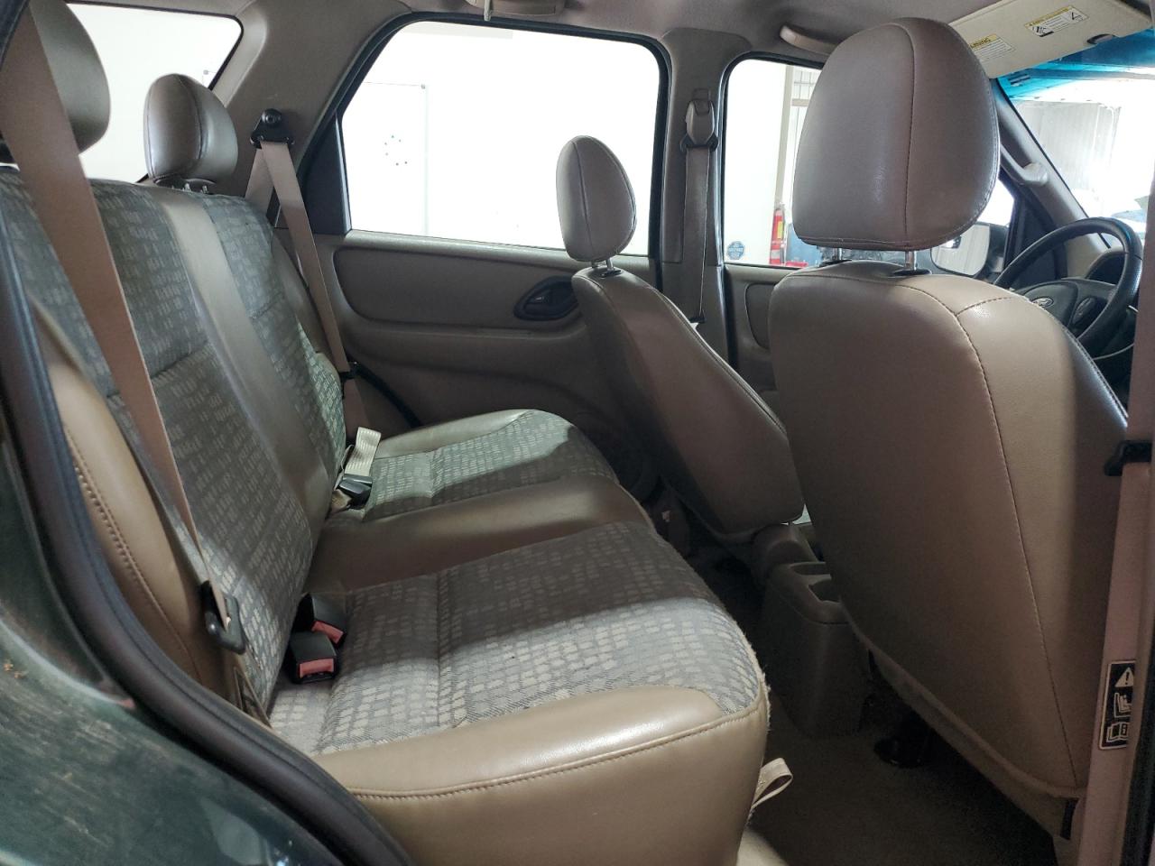 2002 Ford Escape Xls VIN: 1FMYU01B32KC48043 Lot: 63011005