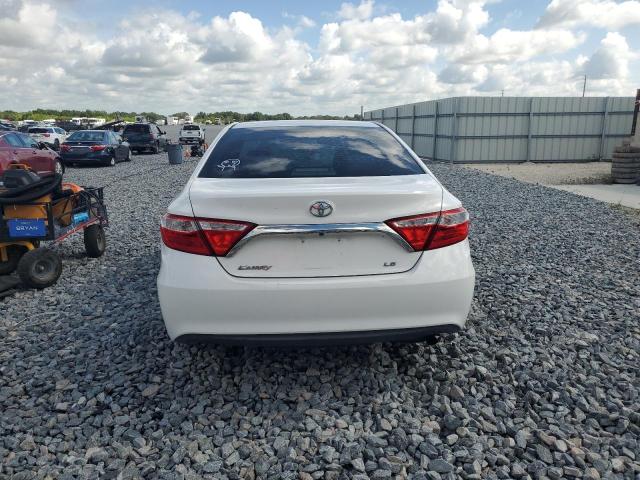  TOYOTA CAMRY 2015 Biały