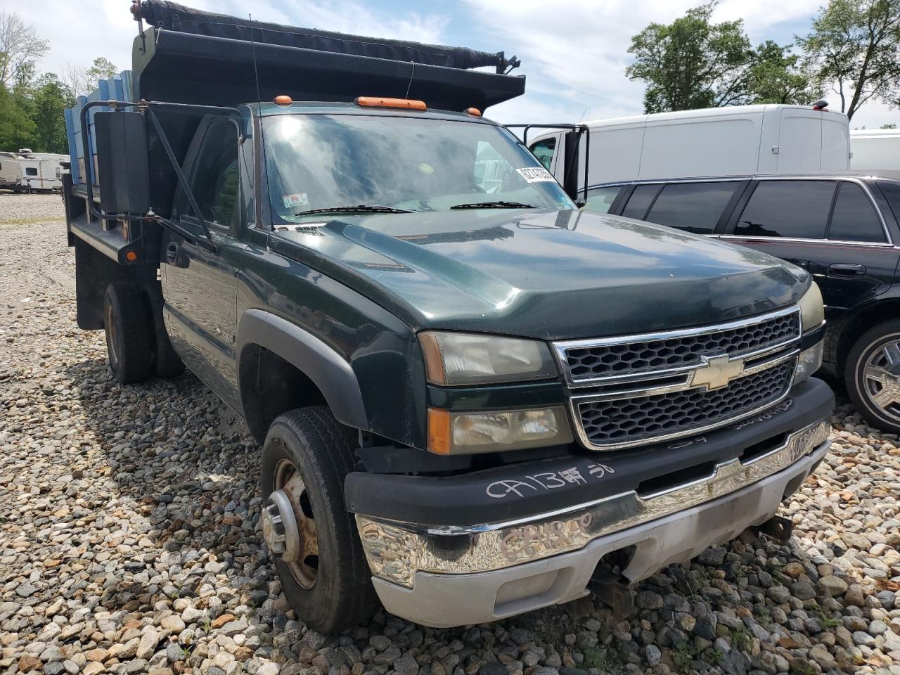 2005 Chevrolet Silverado K3500 VIN: 1GBJK34GX5E100466 Lot: 62747255