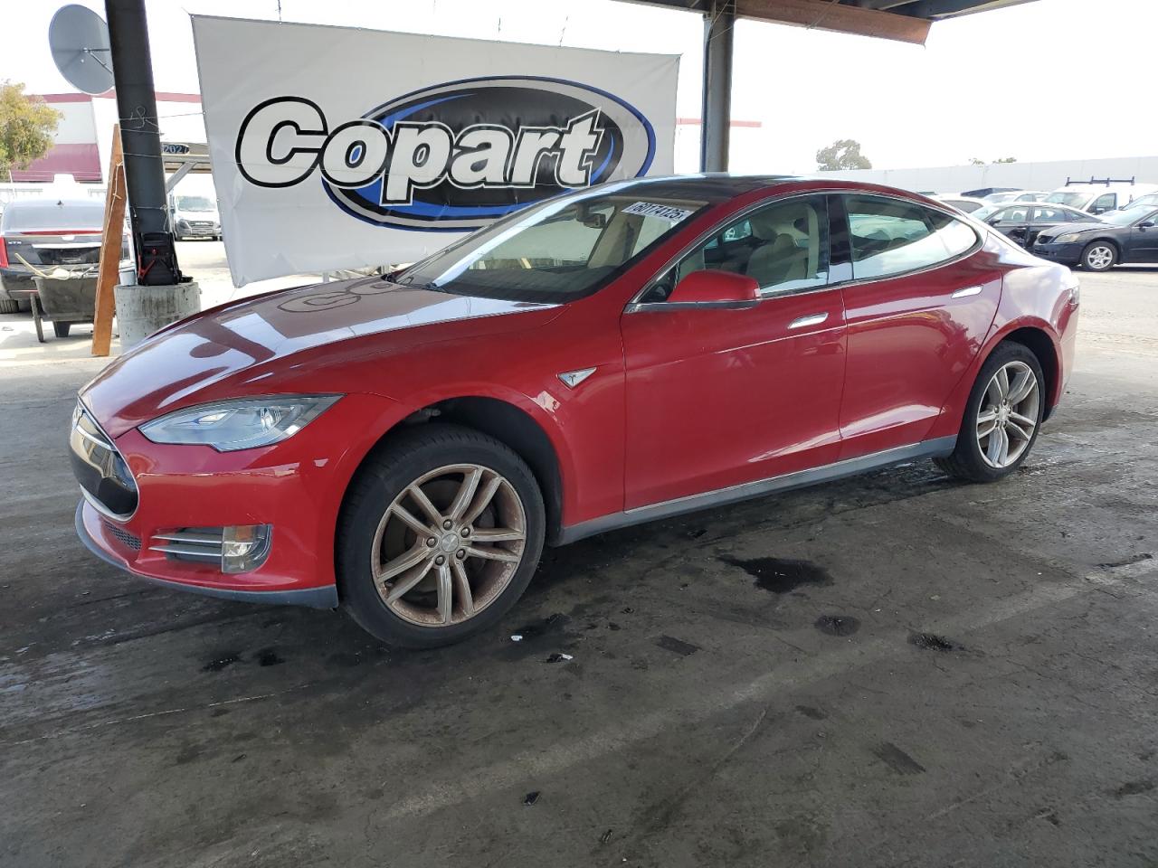 2013 Tesla Model S للبيع في Hayward، CA - Minor Dent/Scratches