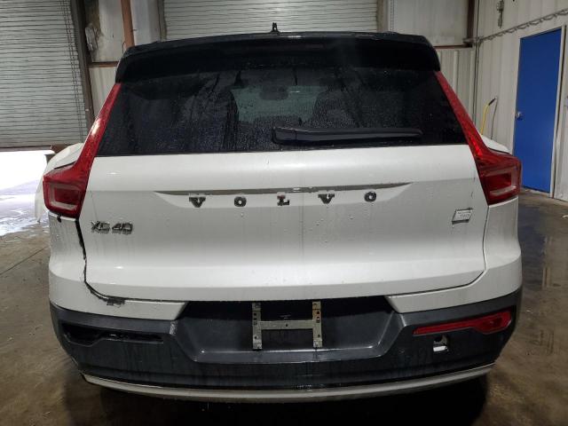 VOLVO XC40 2023 Biały
