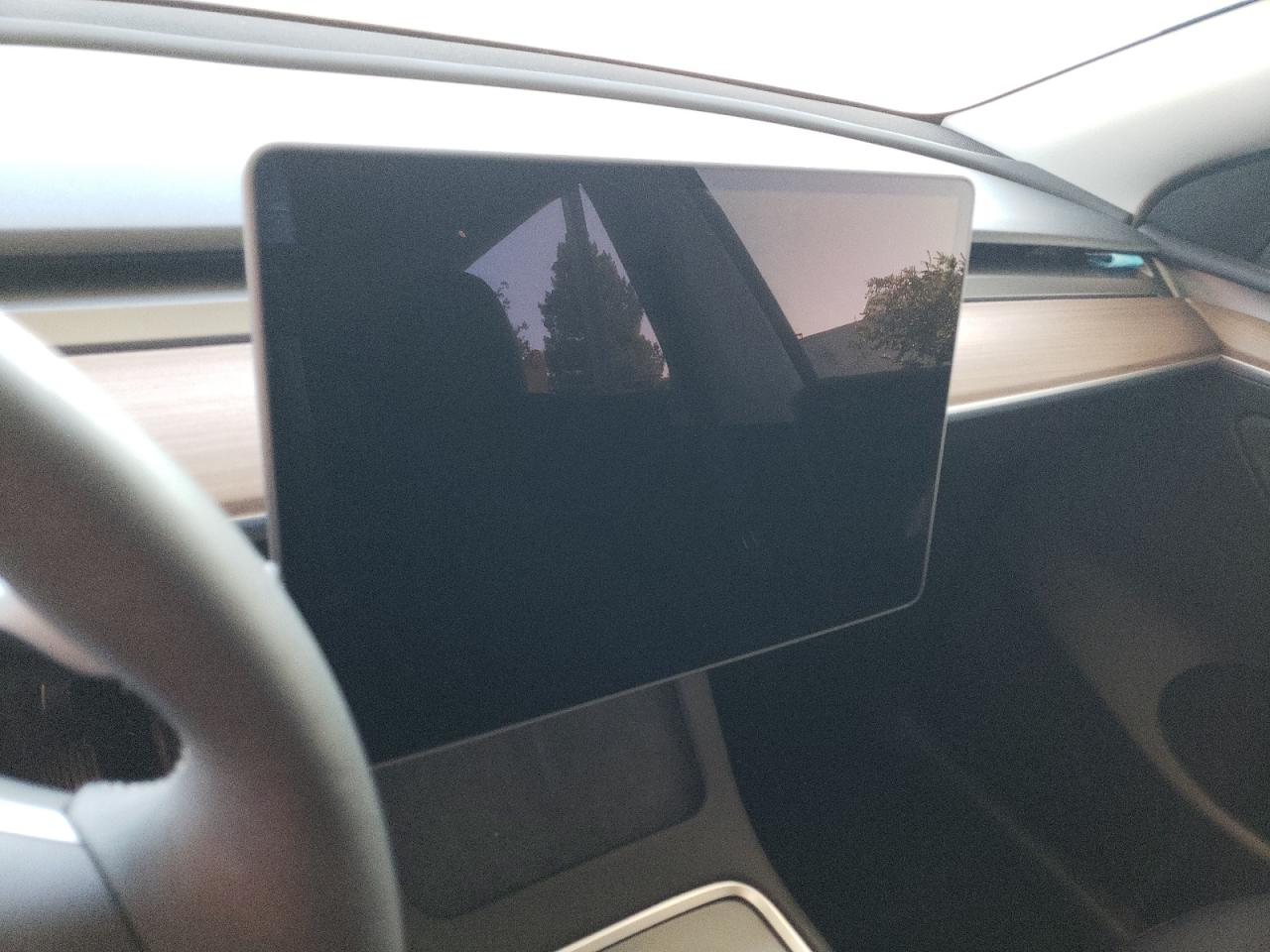 2025 Tesla Model Y VIN: 7SAYGDEE9SF240505 Lot: 60691095
