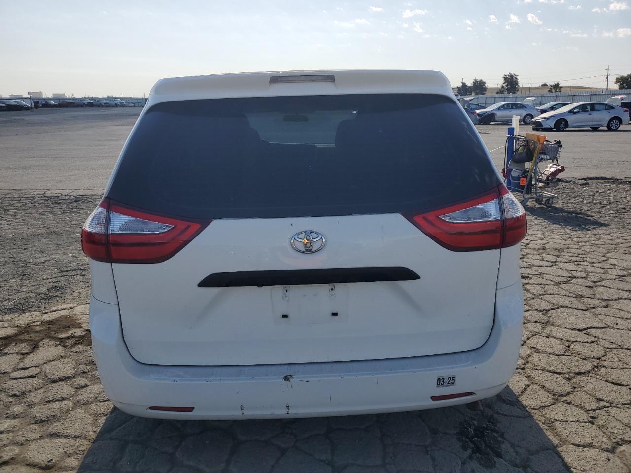 2015 Toyota Sienna VIN: 5TDZK3DC7FS686423 Lot: 62741265