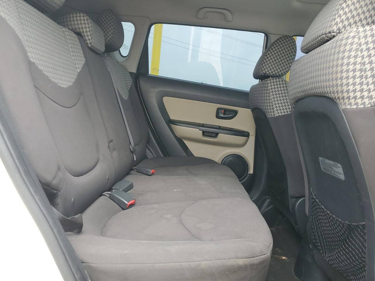 2011 Kia Soul + VIN: KNDJT2A21B7717783 Lot: 60940965