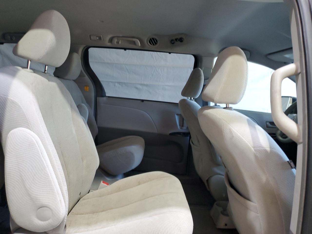 2011 Toyota Sienna Le VIN: 5TDJK3DC2BS008105 Lot: 62466155