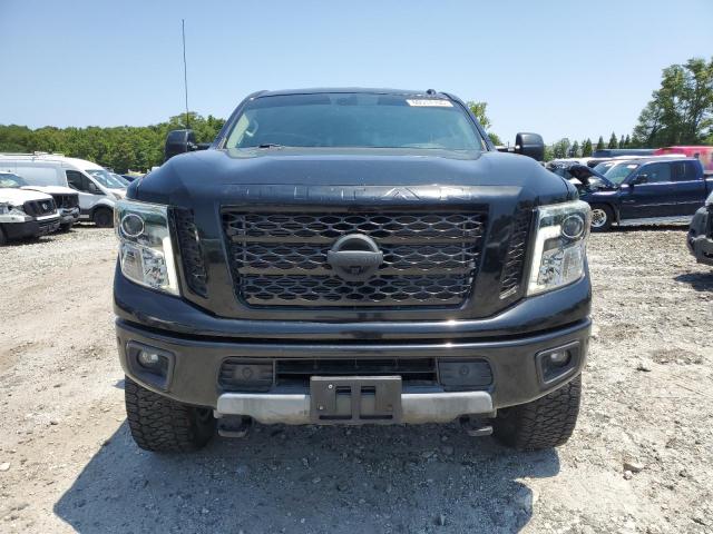  NISSAN TITAN 2018 Чорний