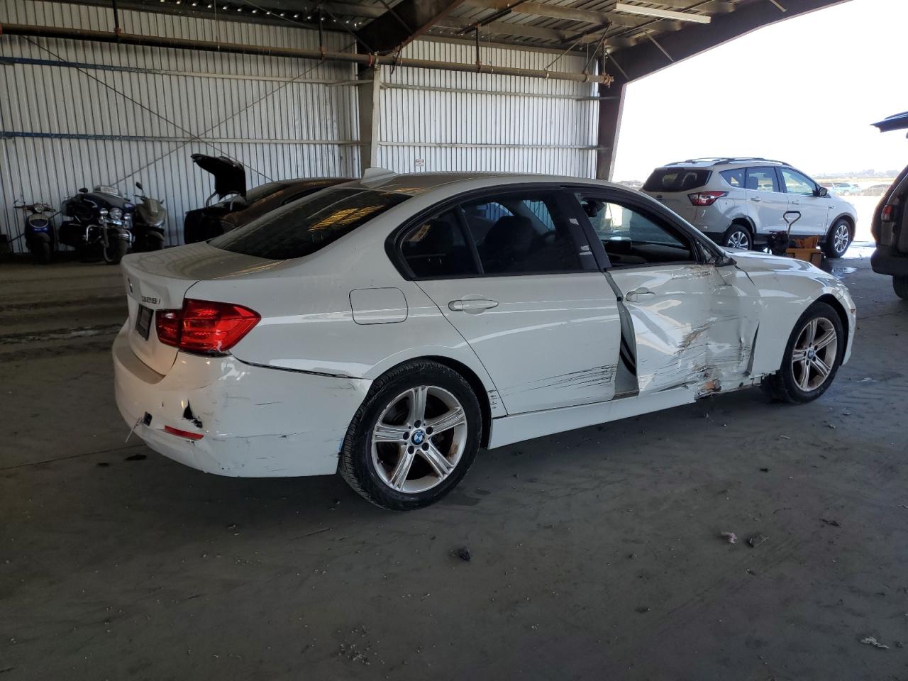 BMW 3 SERIES 2013 VIN WBA3C1G56DNR44970 photo 3
