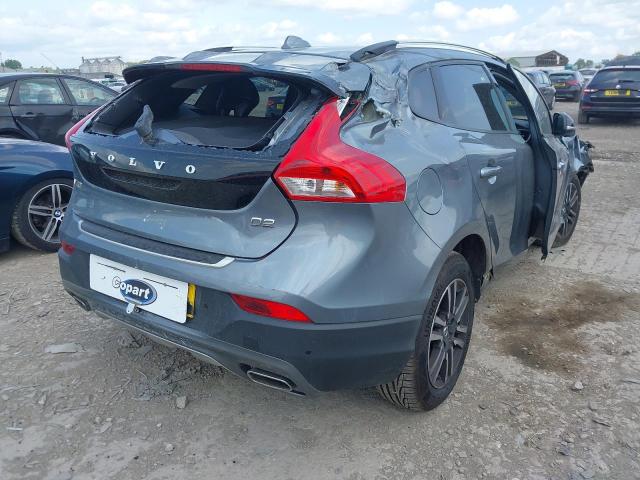 2017 VOLVO V40 CROSS