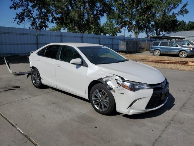  TOYOTA CAMRY 2017 Белы