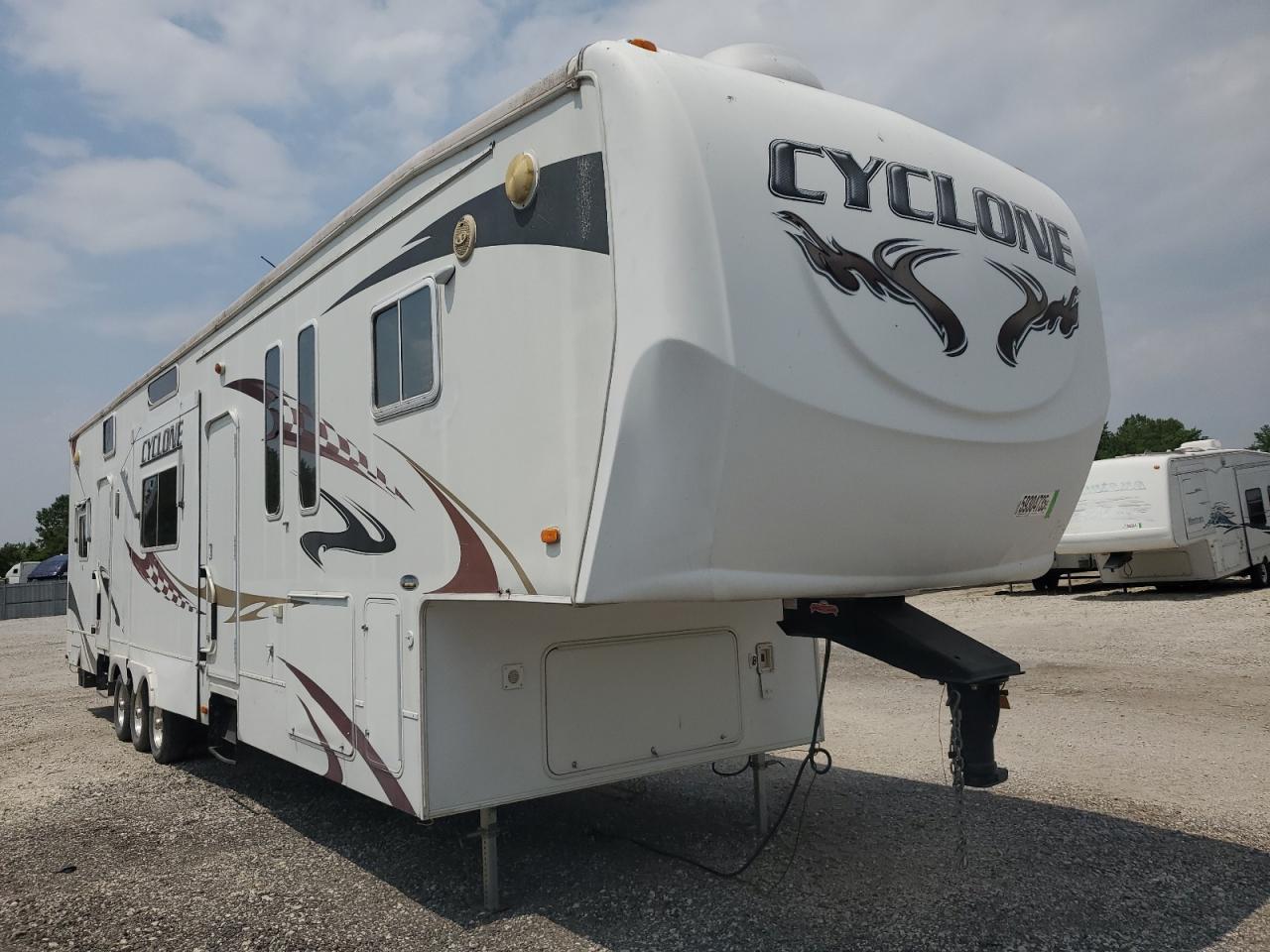 2008 Heartland Cyclone for Sale in Des Moines, IA - Top/Roof