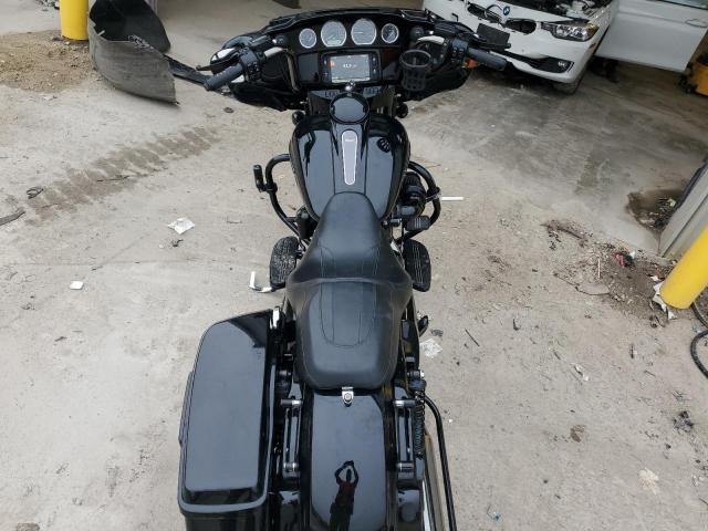  HARLEY-DAVIDSON FL 2018 Черный