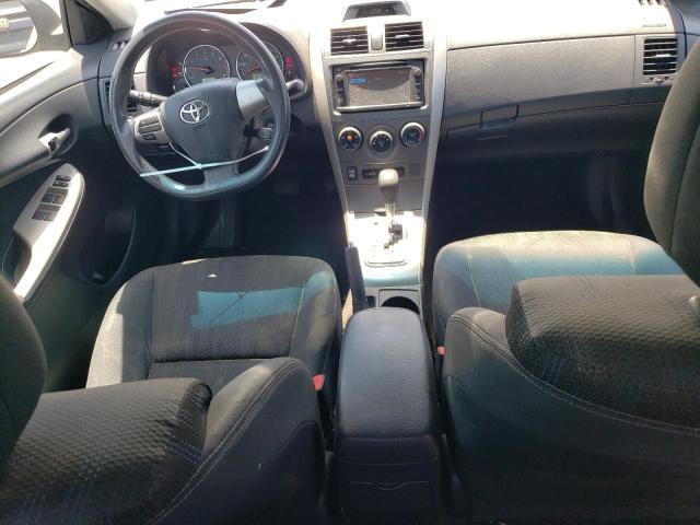 Sedans TOYOTA COROLLA 2013 Srebrny