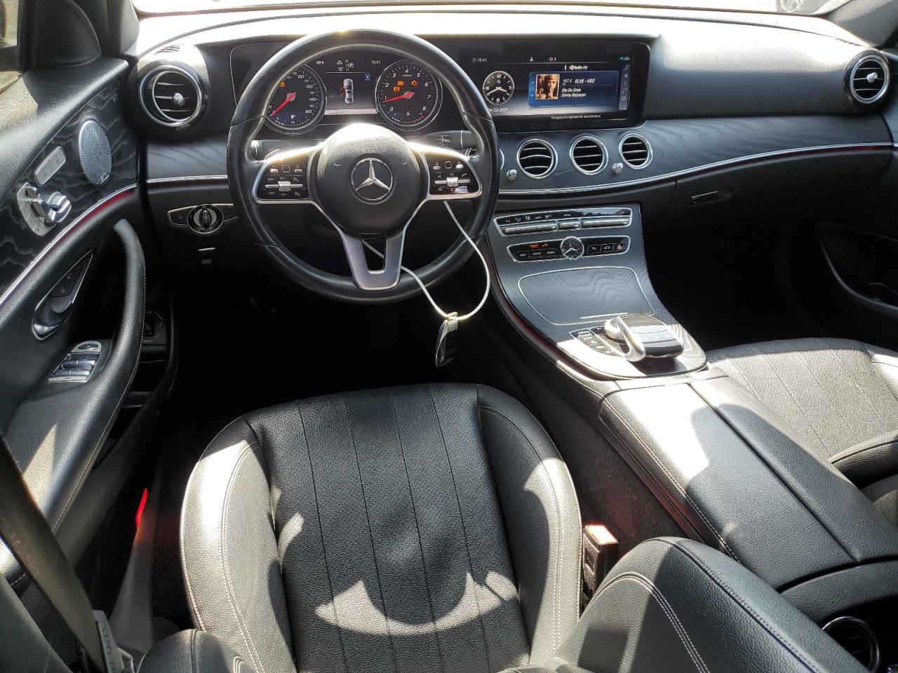 2019 Mercedes-Benz E 300 VIN: WDDZF4JB2KA623409 Lot: 61937895