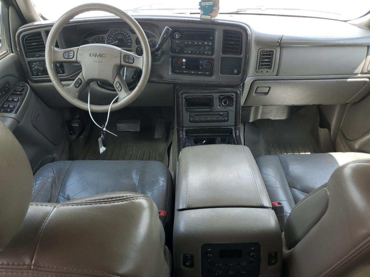 2005 GMC Yukon Denali VIN: 1GKEK63U45J136137 Lot: 62466665