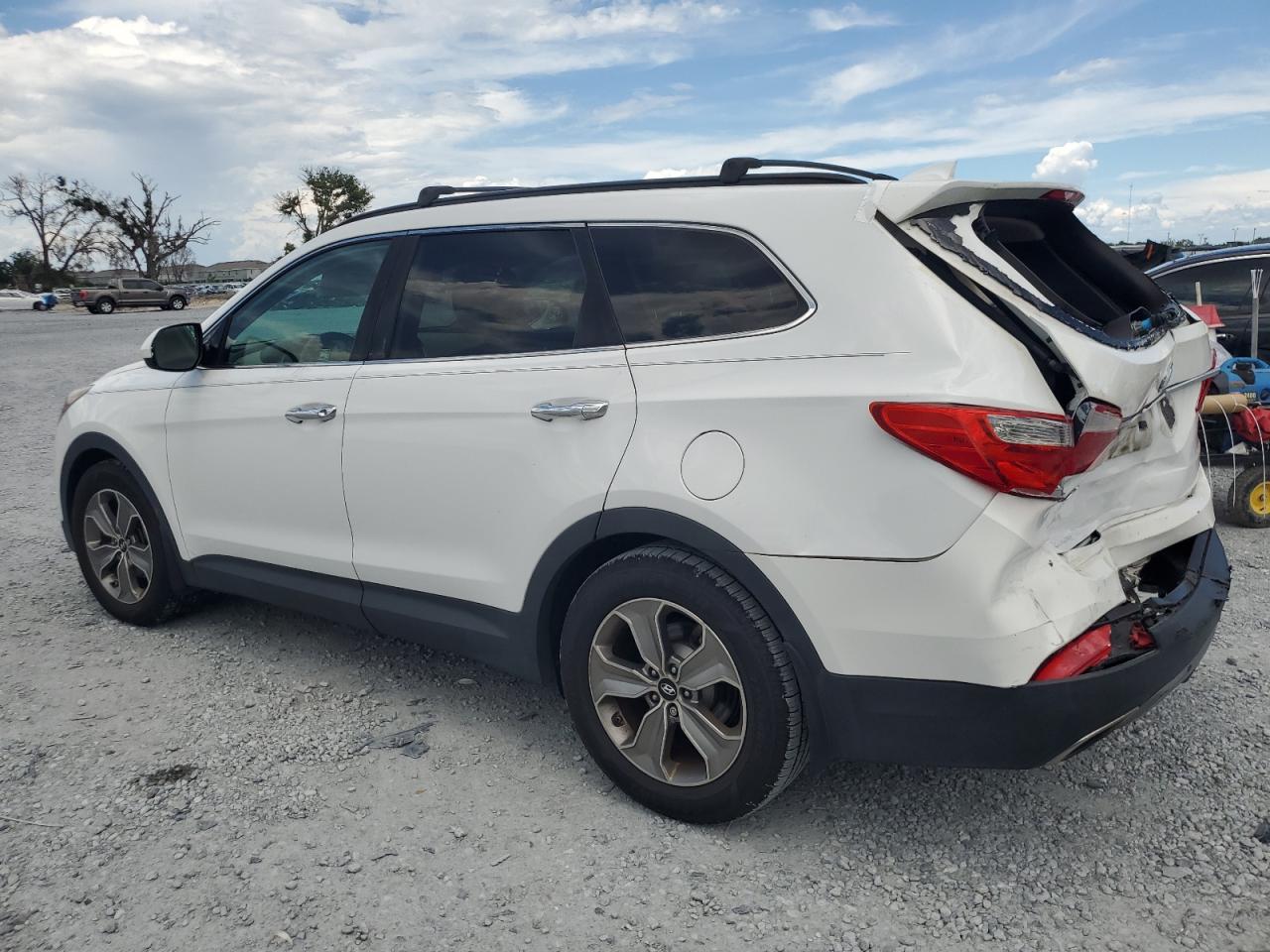 HYUNDAI SANTA FE 2014 VIN KM8SM4HF3EU080564 фото 2