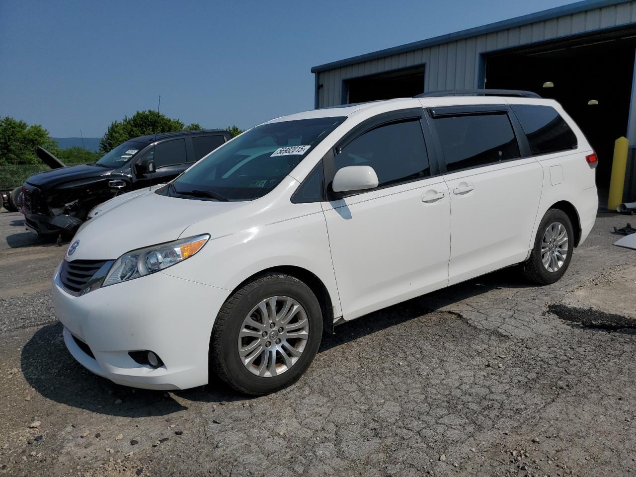2012 Toyota Sienna Xle zu verkaufen in Chambersburg, PA - Rear End