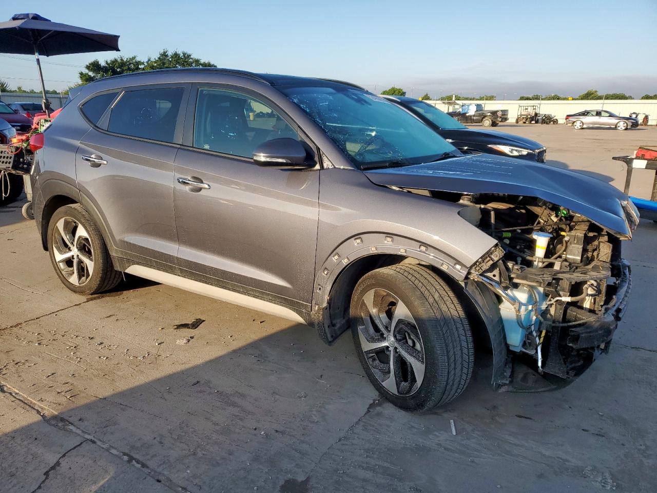 HYUNDAI TUCSON 2018 VIN KM8J3CA22JU829977 фото 4