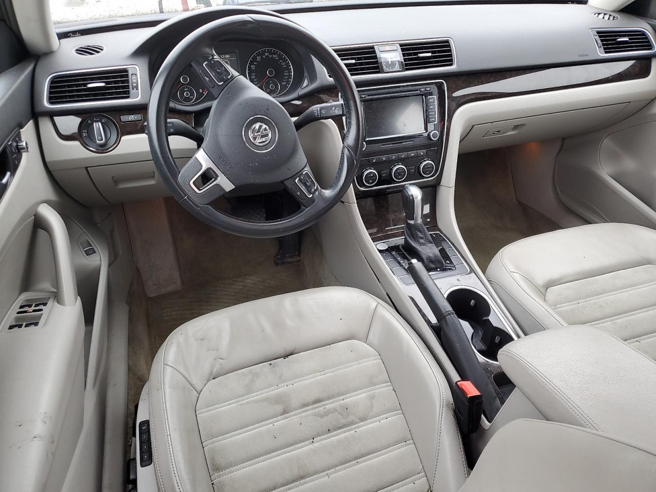 2015 Volkswagen Passat Sel VIN: 1VWCS7A35FC122589 Lot: 59526075