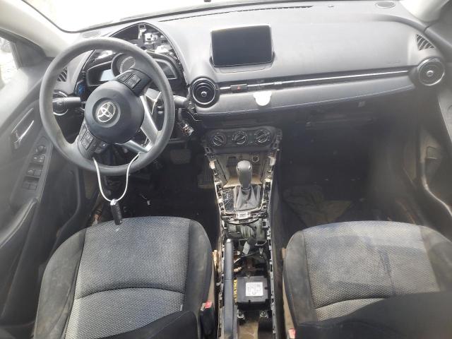  TOYOTA YARIS 2018 Srebrny
