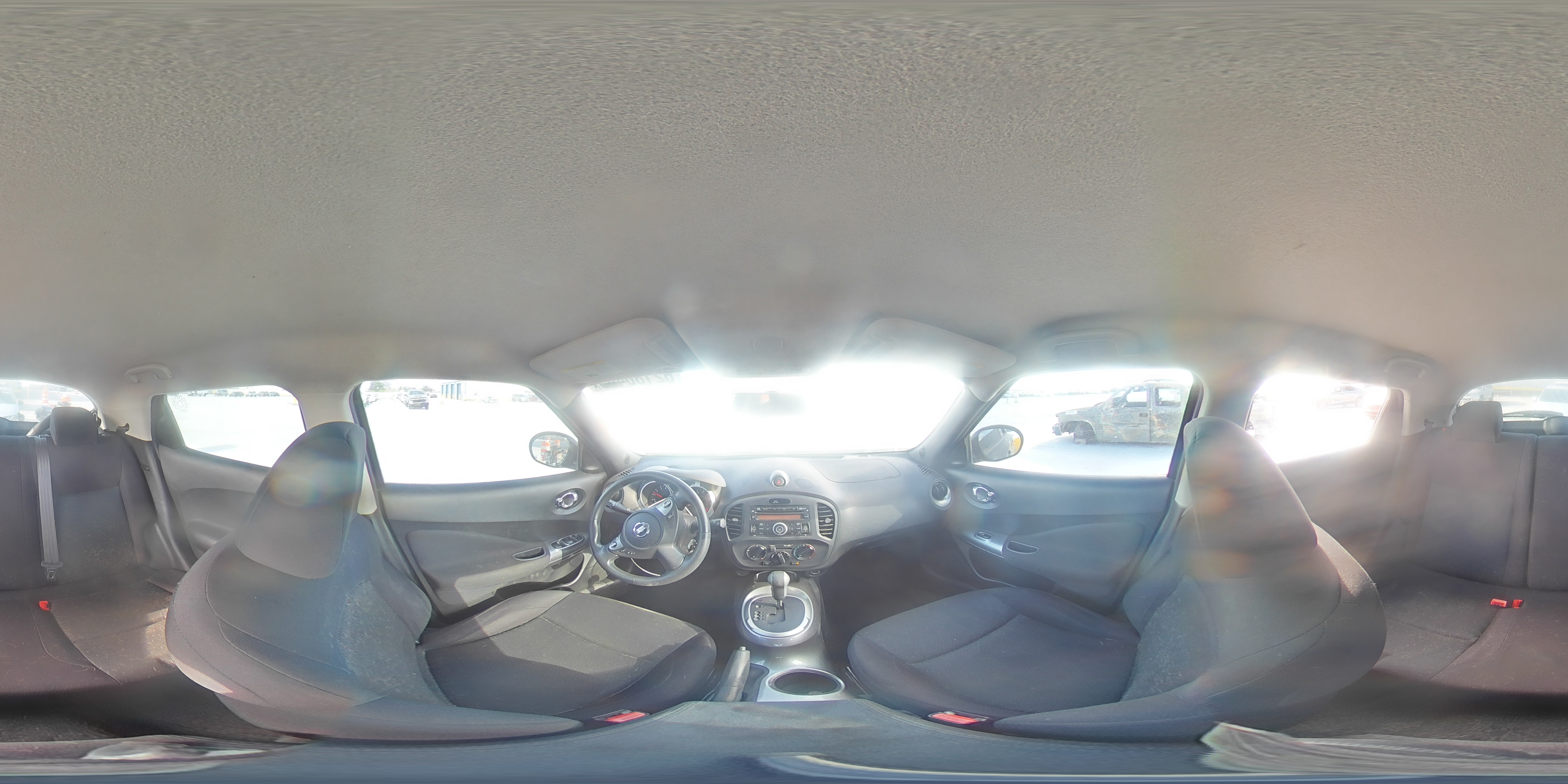 2014 Nissan Juke S VIN: JN8AF5MR1ET450923 Lot: 62186405