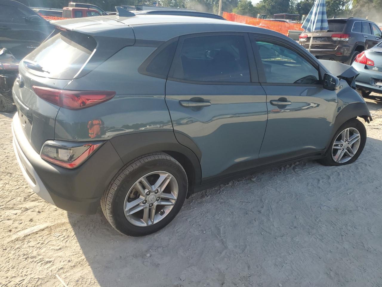 HYUNDAI KONA 2022 VIN KM8K22AB8NU769419 photo 3