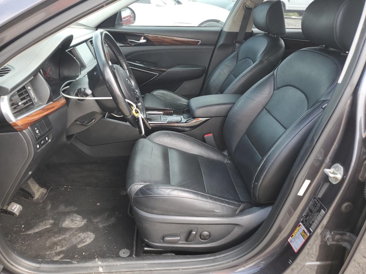 2018 Kia Cadenza Premium VIN: KNALB4J1XJ5127362 Lot: 60930155