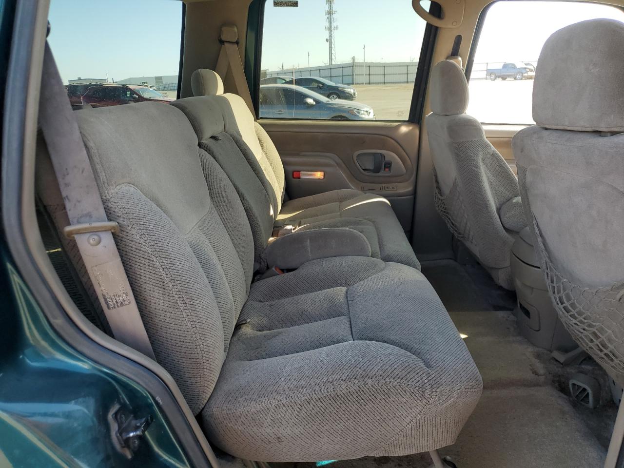 1998 Chevrolet Tahoe K1500 VIN: 1GNEK13R0WJ313706 Lot: 61010445