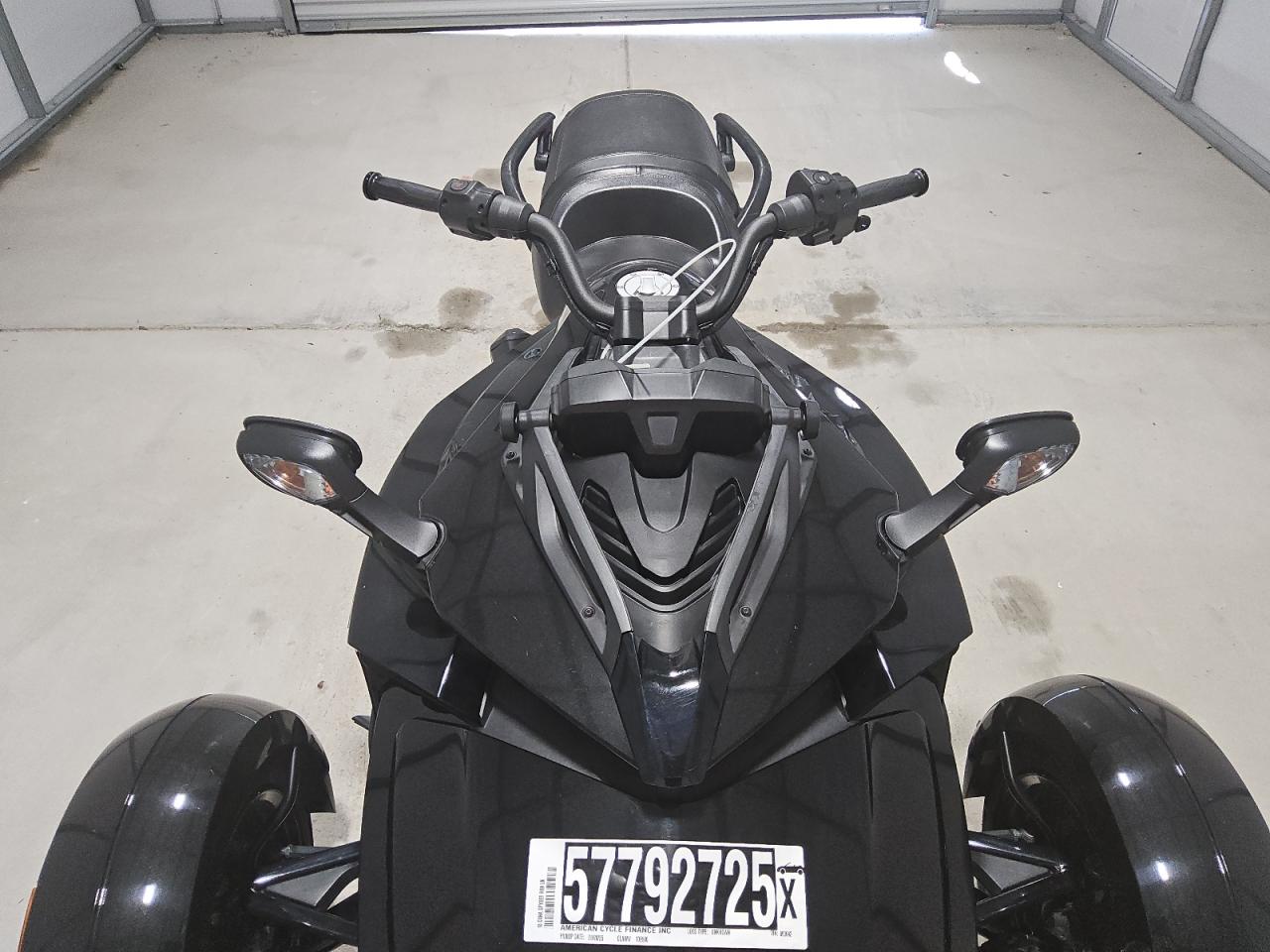 CAN-AM SPYDER 2018 VIN 2BXRDDE20JV000642 photo 5
