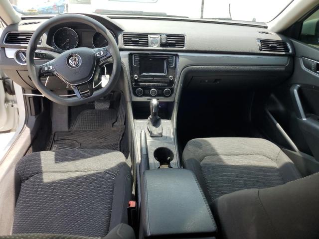 VOLKSWAGEN PASSAT 2017 White
