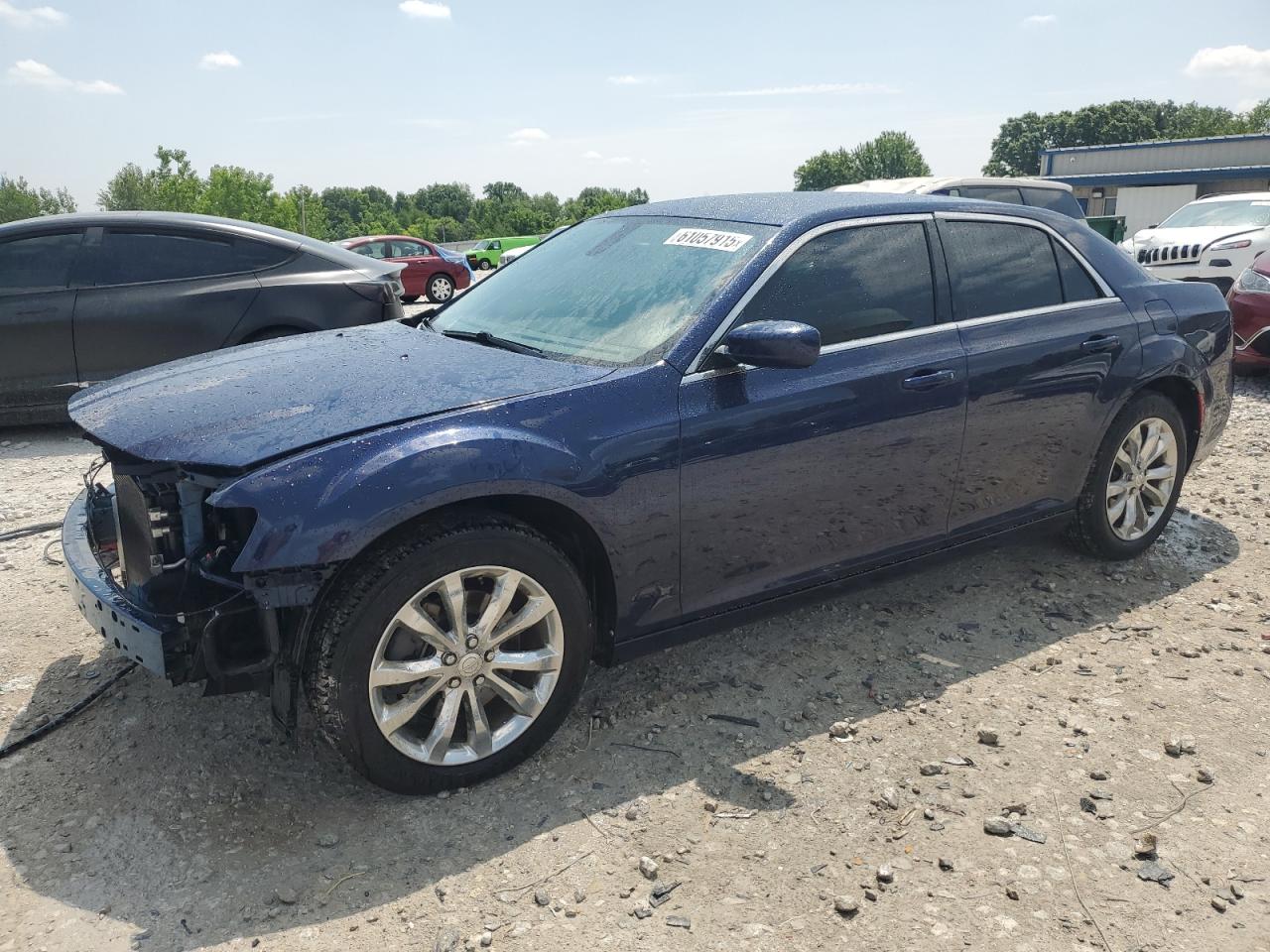 2015 Chrysler 300 Limited na sprzedaż w Wayland, MI - Front End