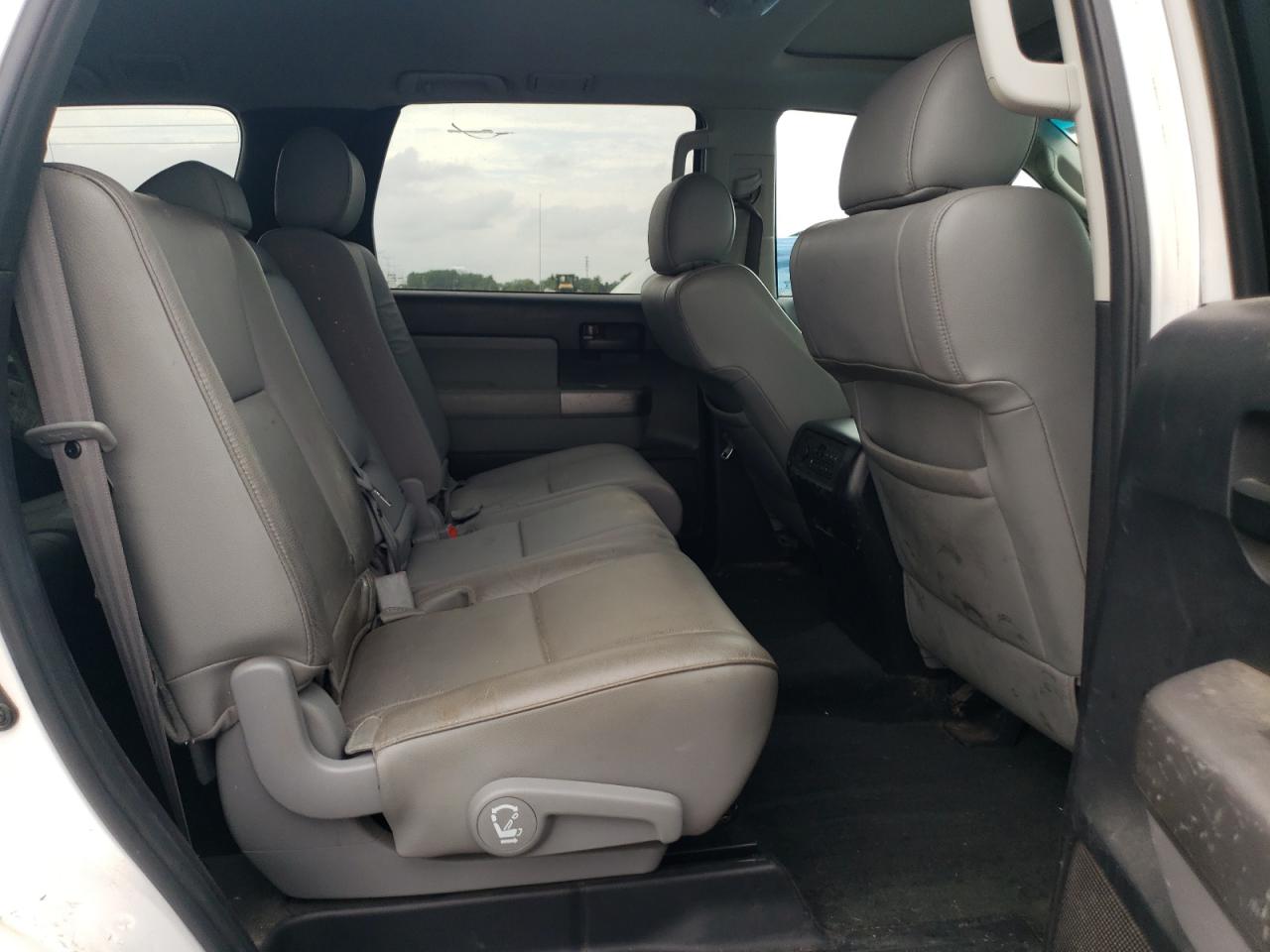 2015 Toyota Sequoia Sr5 VIN: 5TDBW5G19FS117956 Lot: 61362185
