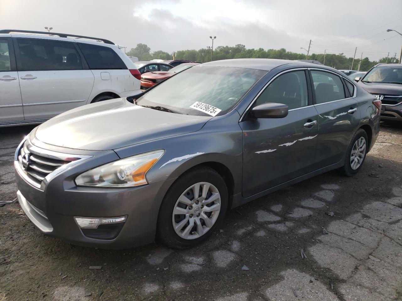 2014 Nissan Altima 2.5 продається в Indianapolis, IN - Front End