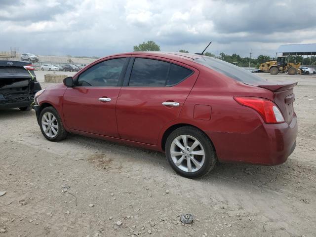  NISSAN VERSA 2017 Красный