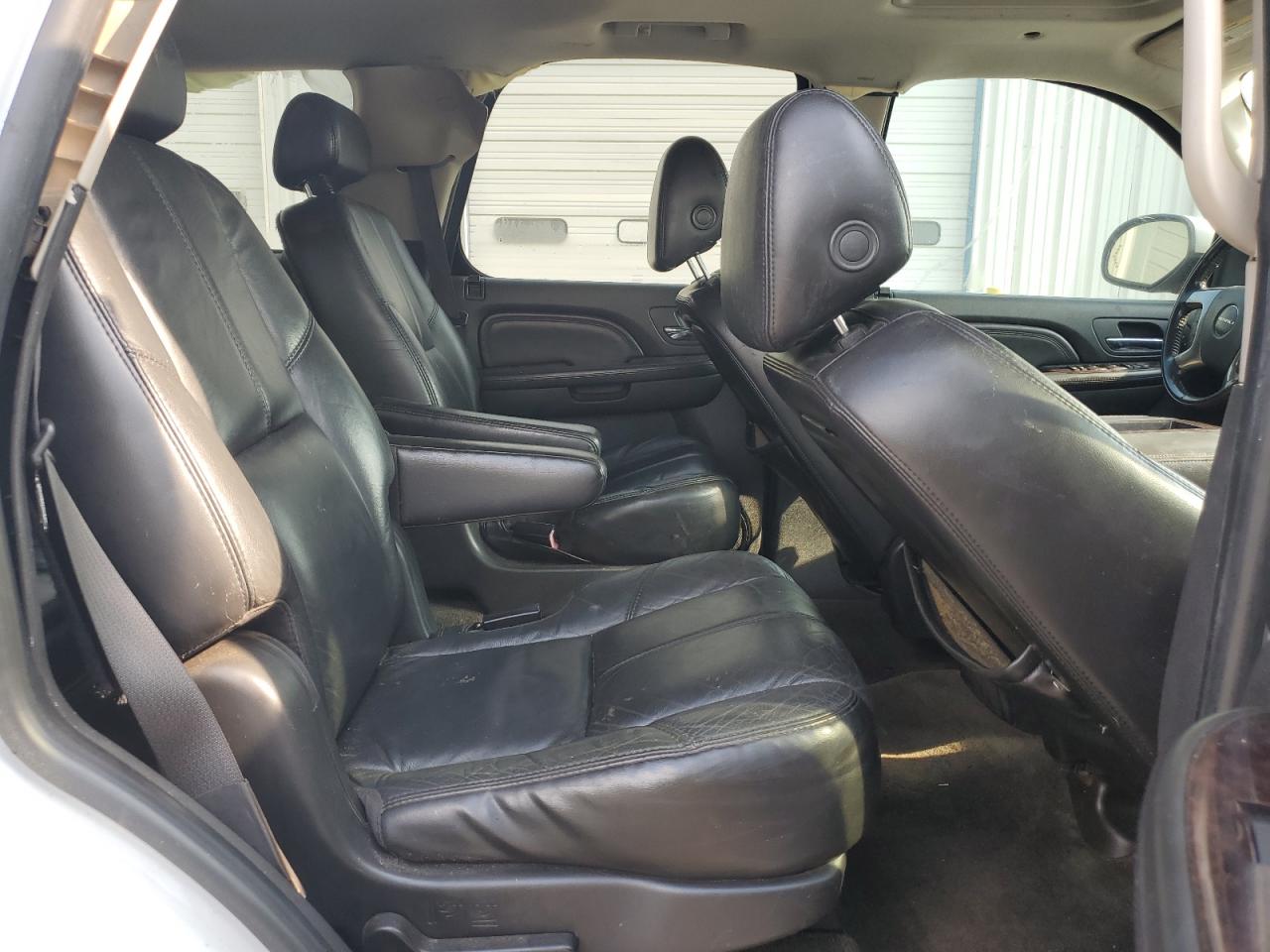 2007 GMC Yukon Denali VIN: 1GKFK63847J275291 Lot: 61976785