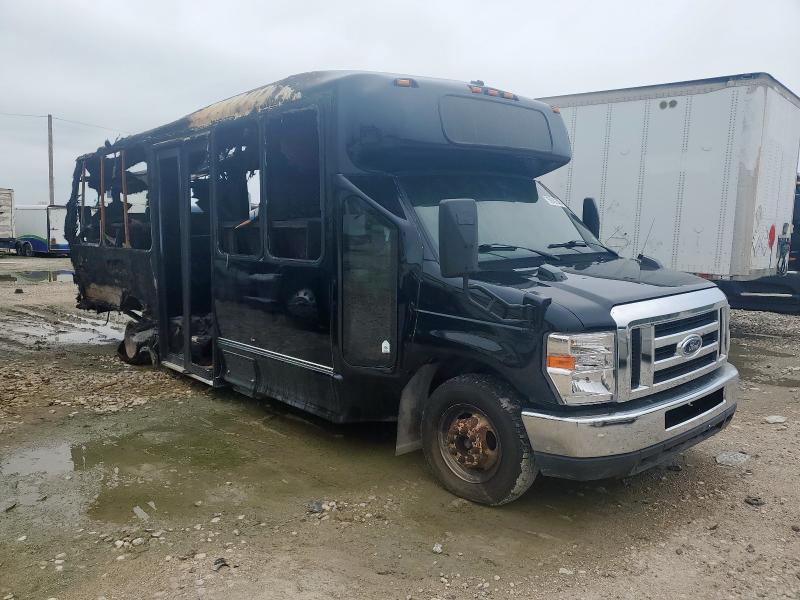 2013 Ford Econoline E450 Super Duty Cutaway Van