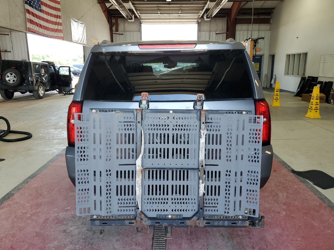 2019 Chevrolet Suburban K1500 Lt VIN: 1GNSKHKC6KR184729 Lot: 62285755