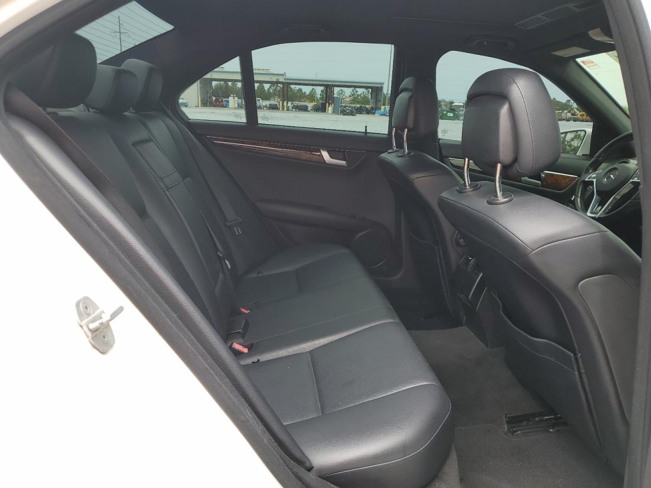 2012 Mercedes-Benz C 300 4Matic VIN: WDDGF8BB2CA640385 Lot: 63160735