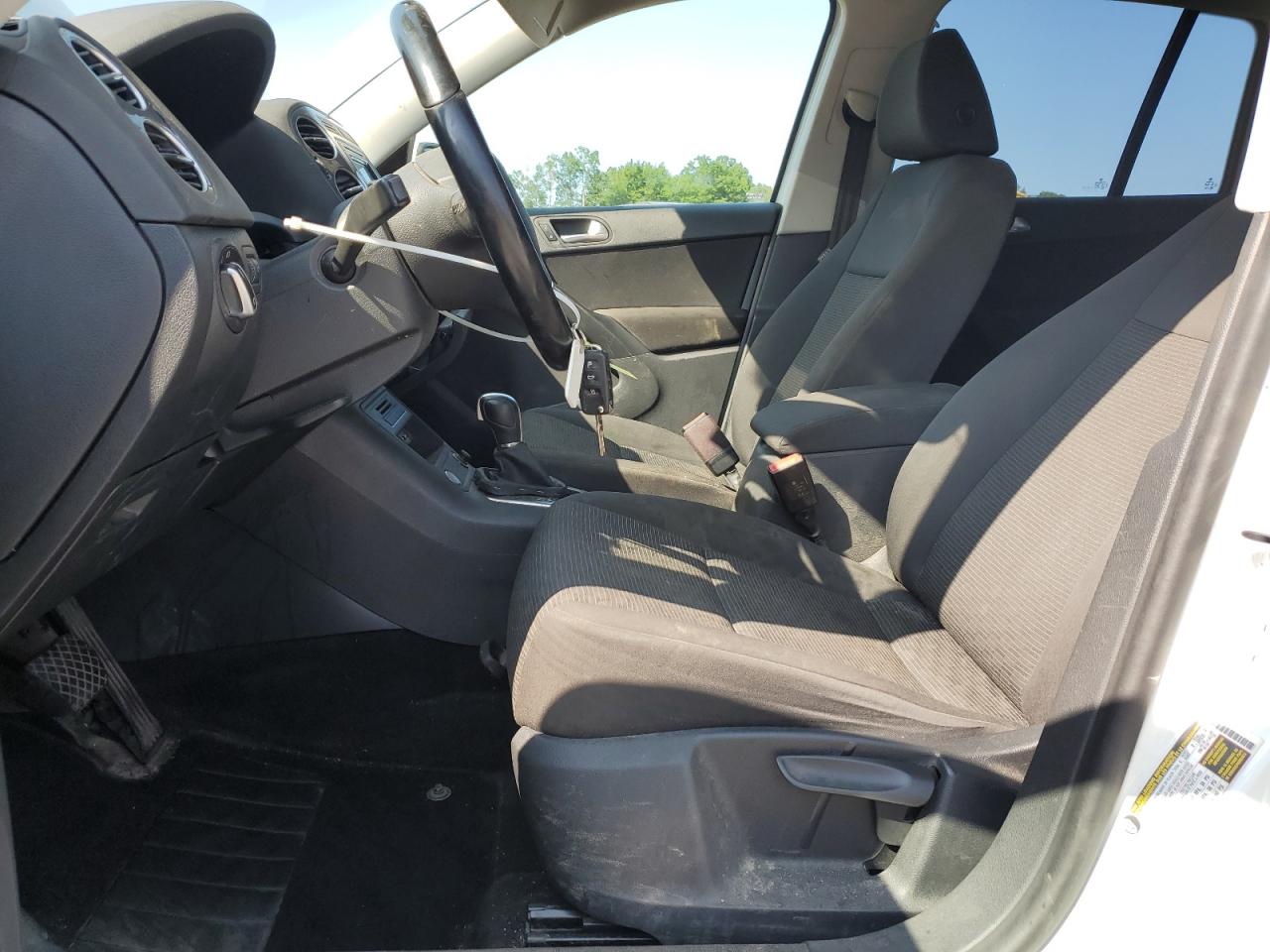 2017 Volkswagen Tiguan S VIN: WVGBV7AX3HK050692 Lot: 61791365