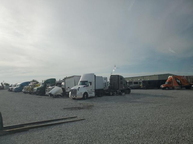 2020 International Mv607 