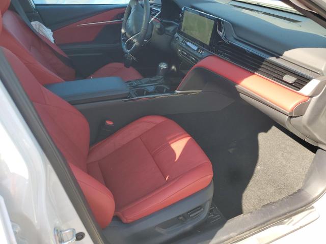  TOYOTA CAMRY 2025 Белы