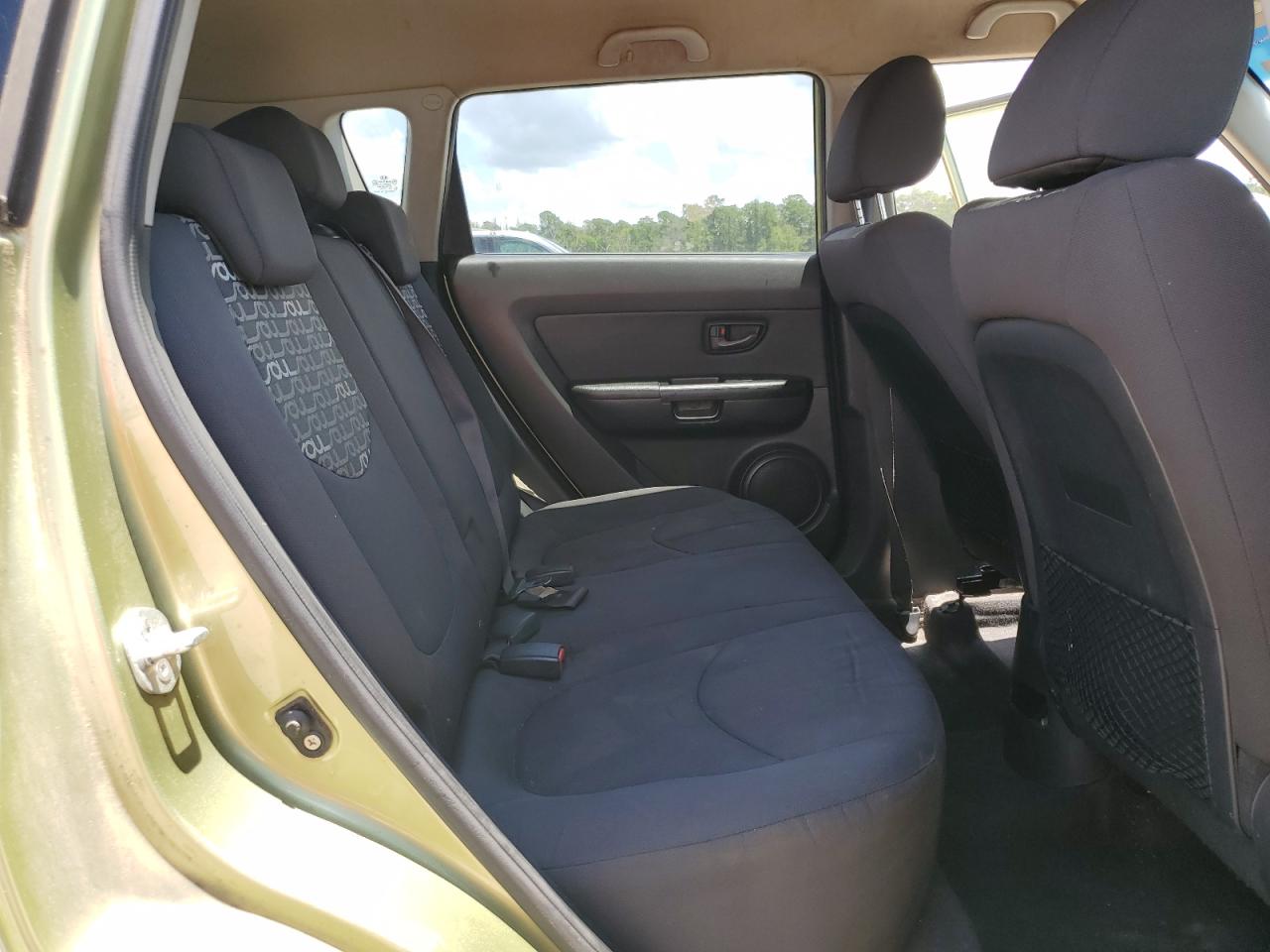 2010 Kia Soul + VIN: KNDJT2A25A7124068 Lot: 61466525