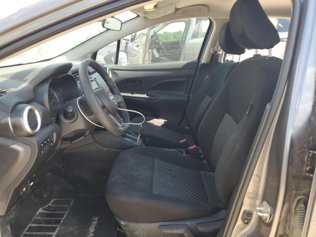  NISSAN VERSA 2024 Серый