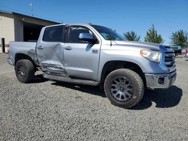  TOYOTA TUNDRA 2017 Srebrny