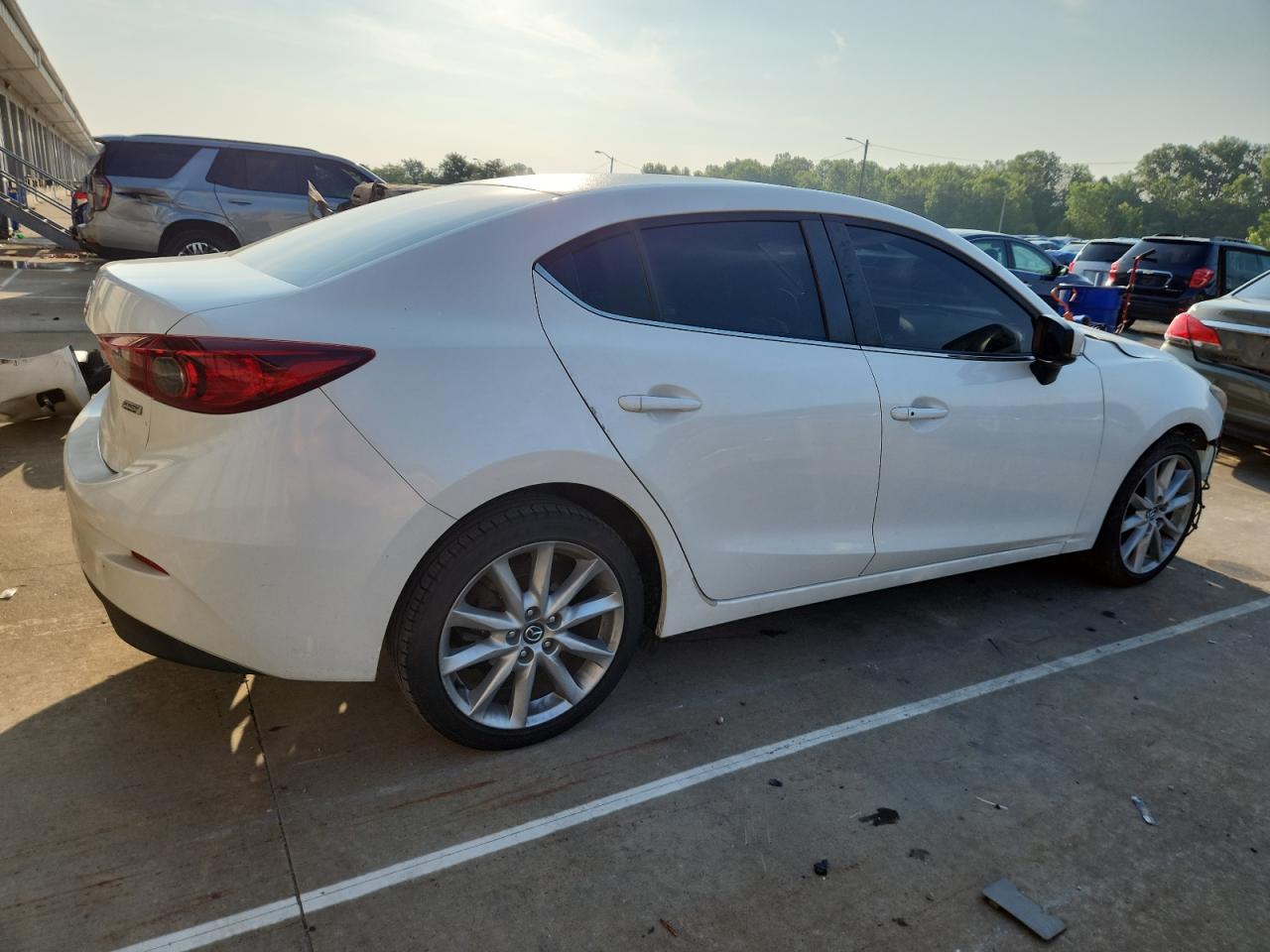 MAZDA 3 2017 VIN 3MZBN1V78HM109284 zdjęcie 3