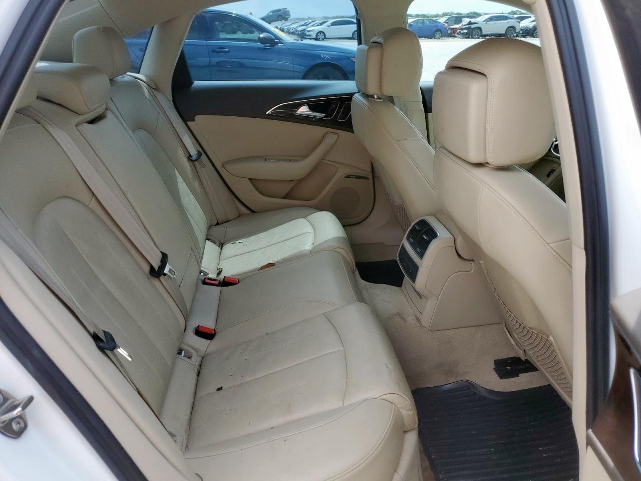 Фото: WAUGFAFC1GN181673 - 10